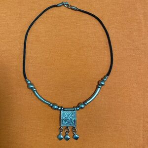 Used necklace with ornament 15,5” L long